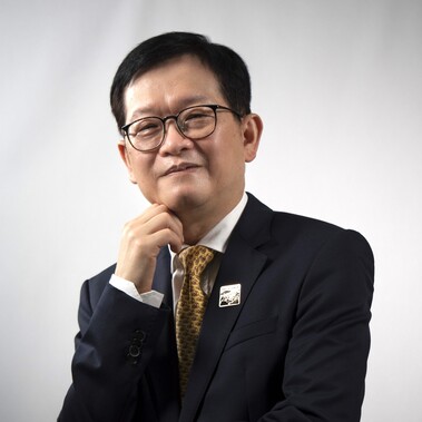 A portrait of Professor Ngaiming MOK